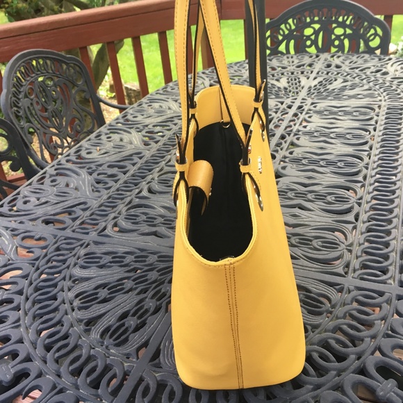 [SOLD] Calvin Klein "East/West" Saffiano Tote - Picture 3 of 6